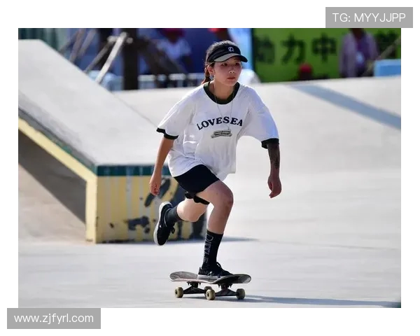 重庆滑板队在极限运动会中以97分稳居积分榜首位